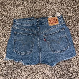 501 Levi jean shorts